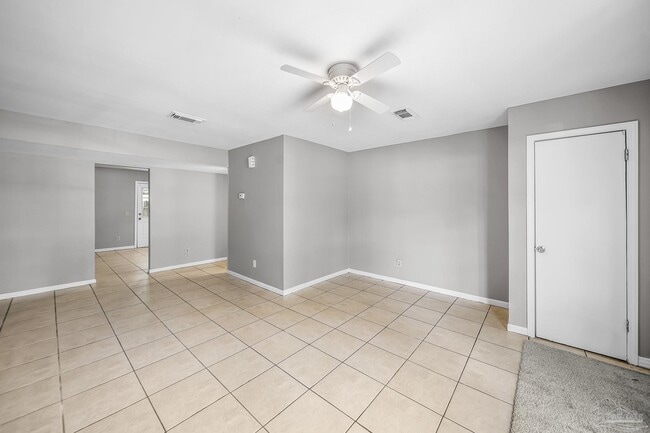 Building Photo - 2107 Langley Ave