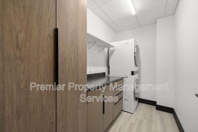 Building Photo - 2310 First Ave N