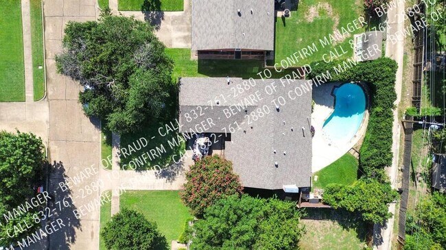 Building Photo - 525 Salem Dr