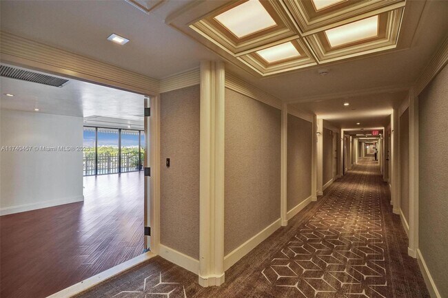 Building Photo - 3 Grove Isle Dr