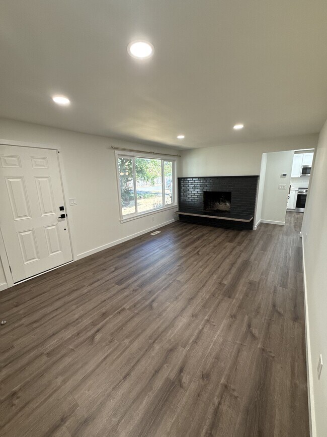 Building Photo - 4239 S 184th Pl