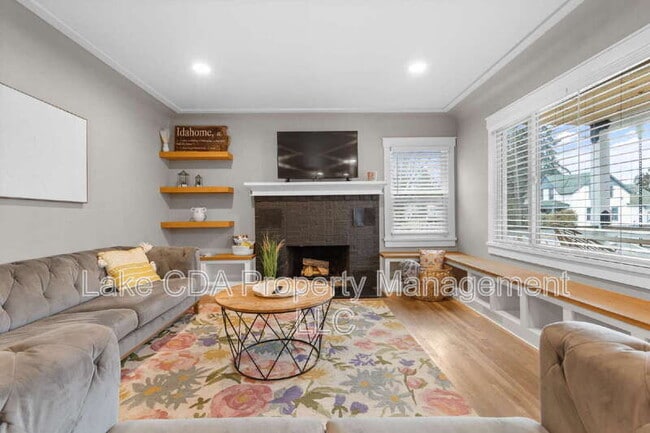 Primary Photo - 950 N 5th St