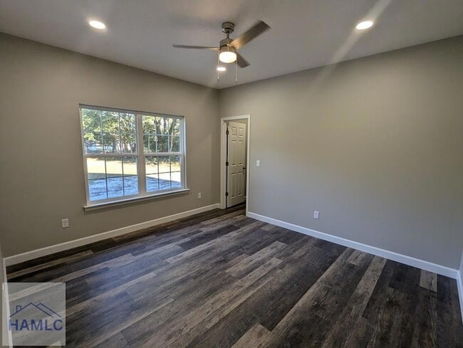 Building Photo - 275 Myrtle Ave