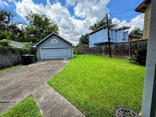 Building Photo - 4708 Park Dr
