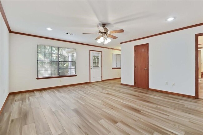 Building Photo - 2915 E Sterling Ct