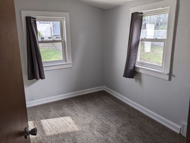 Building Photo - 2525 Parke St