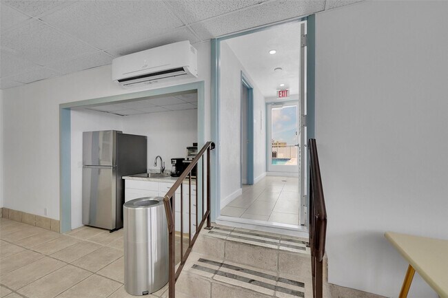 Building Photo - 400 N Surf Rd