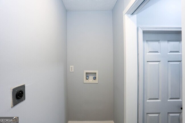 Building Photo - 1508 Peachcrest Rd
