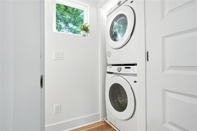 Building Photo - 1597 Glenwood Ave SE