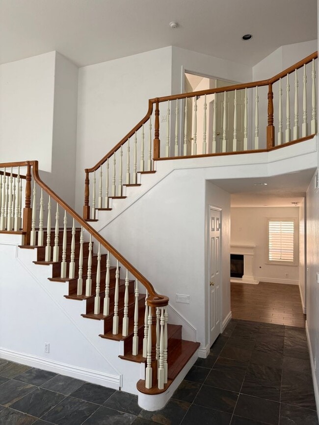Building Photo - 608 Allegro Ct