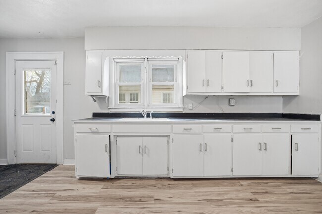 Building Photo - 1843 Ohio Ave