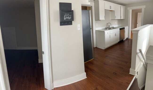 Building Photo - 136 S Main St