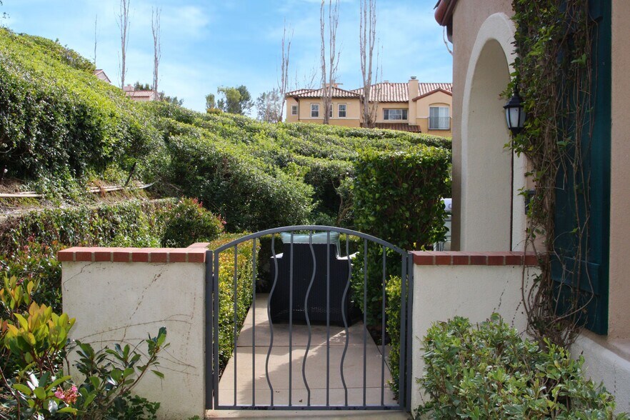 Building Photo - 14 Celano Ct