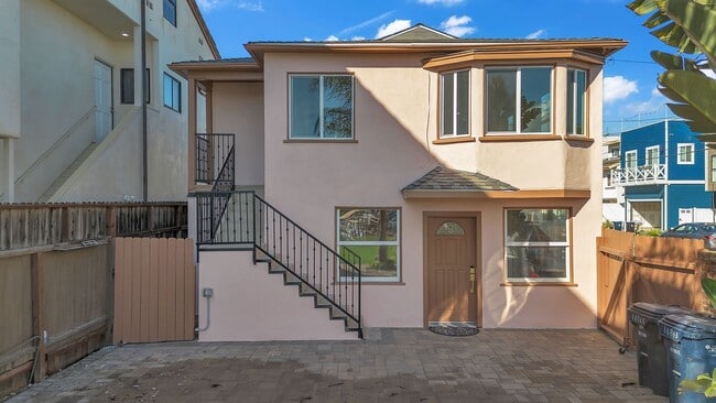 Building Photo - 16865 Bayview Dr