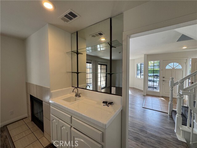 Building Photo - 524 S Catalina Ave
