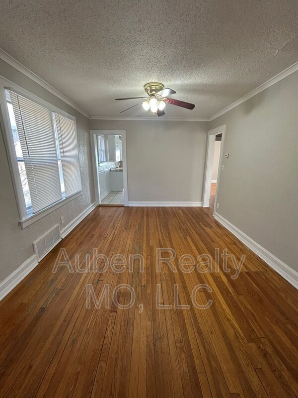 Building Photo - 6227 Rockhill Rd