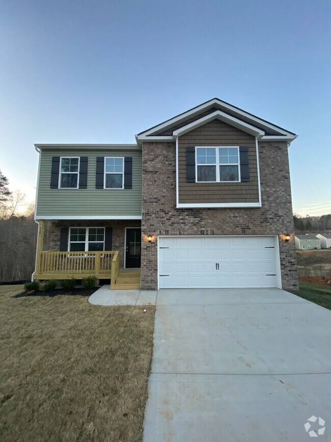 Building Photo - Gorgeous South Knoxville house!!!!!