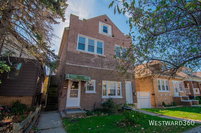 Building Photo - 1242 121st St