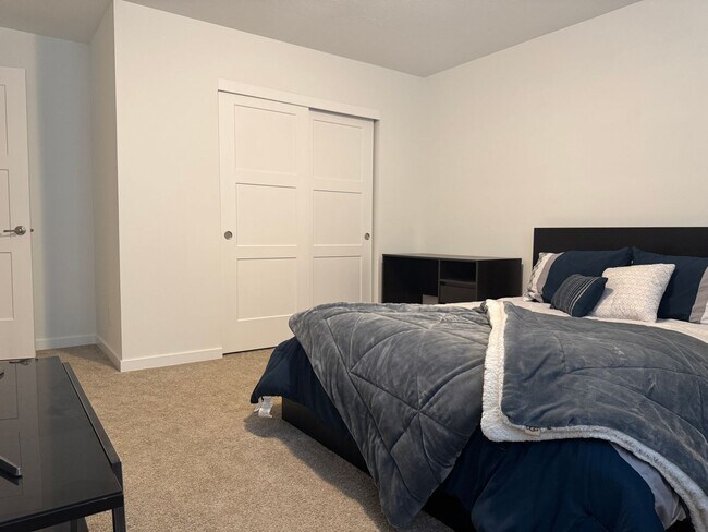 Building Photo - 1914 Hummingbird Dr