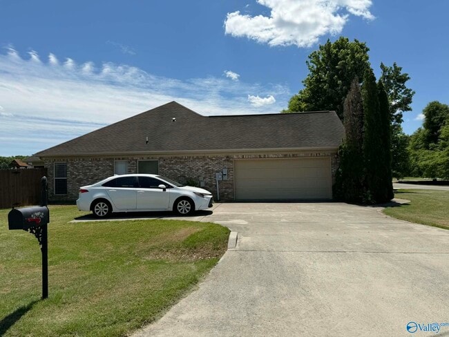 Building Photo - 100 Louise Taylor Cir