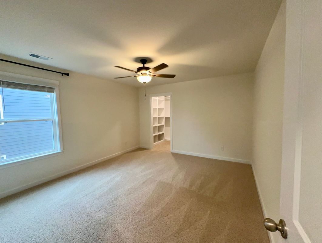 Building Photo - 10811 Upland Dr