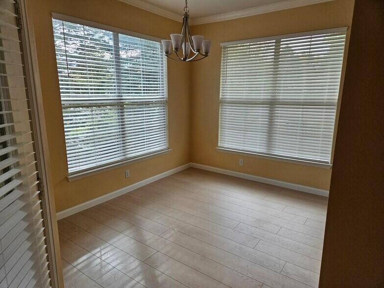 Building Photo - 7442 S Quail Cir