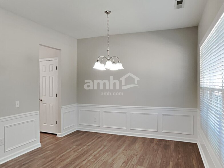 Building Photo - 9130 Hillston Ridge Rd
