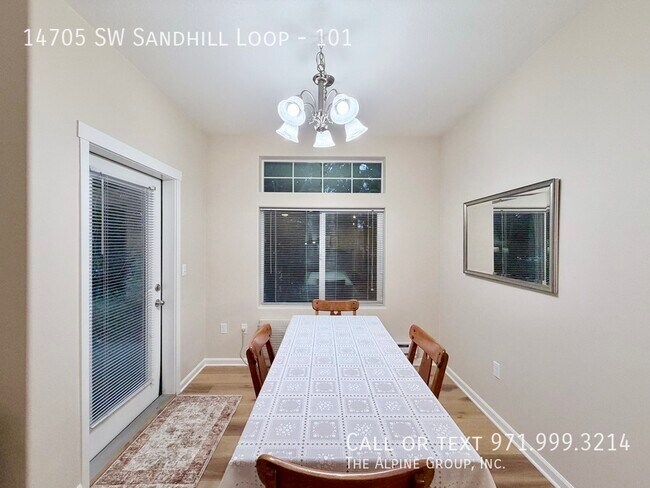 Building Photo - 14705 SW Sandhill Loop