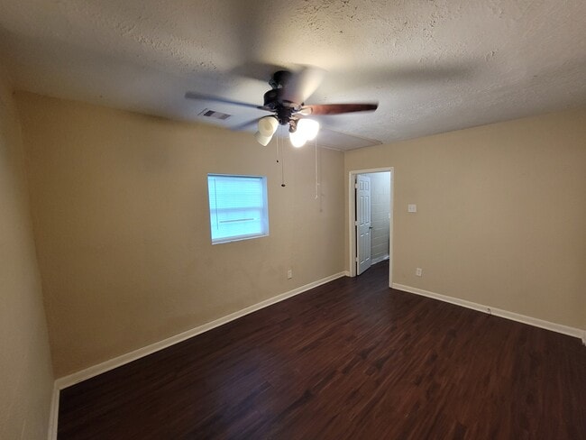 Unit C - Bed #1 - 126 Gulf Pump Rd