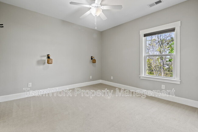 Building Photo - 1485 Menhaden Ln