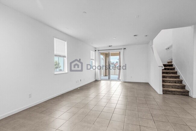 Building Photo - 1056 Knox Way
