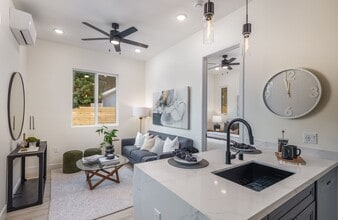 Building Photo - Top Floor 2024 Build