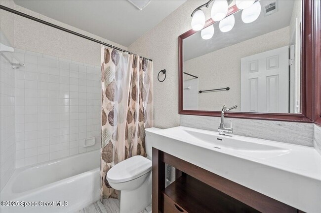 Building Photo - 201 St Lucie Ln