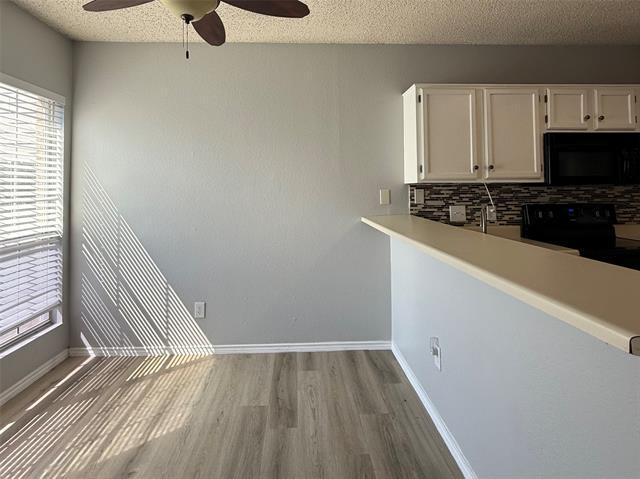 Building Photo - 1520 Beach Ln