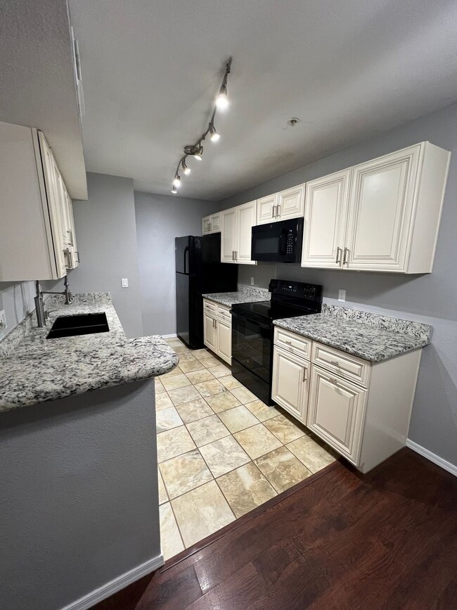 Building Photo - COMING SOON! ARBORS - Super Cute 2 bedroom...