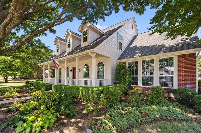 Building Photo - 425 Chippendale Dr