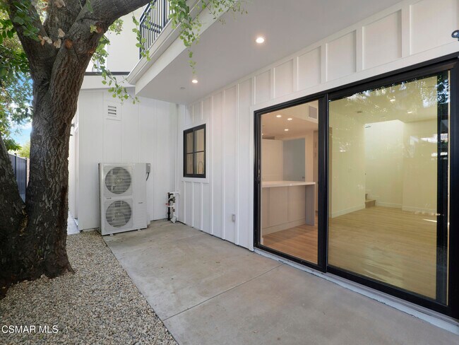 Building Photo - 3190 Los Robles Rd