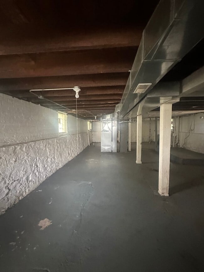 Building Photo - 8418 S Sangamon St