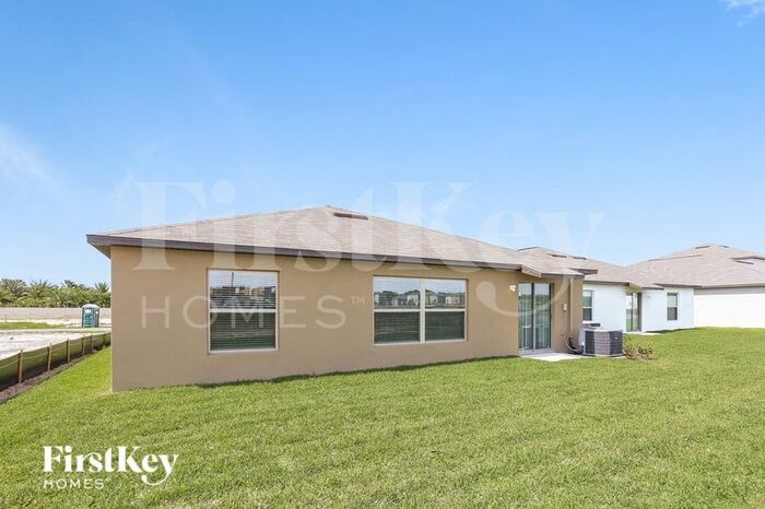 Building Photo - 5050 White Chicory Dr