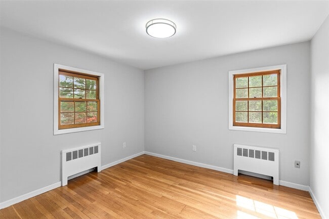 Building Photo - 934 Lester Rd