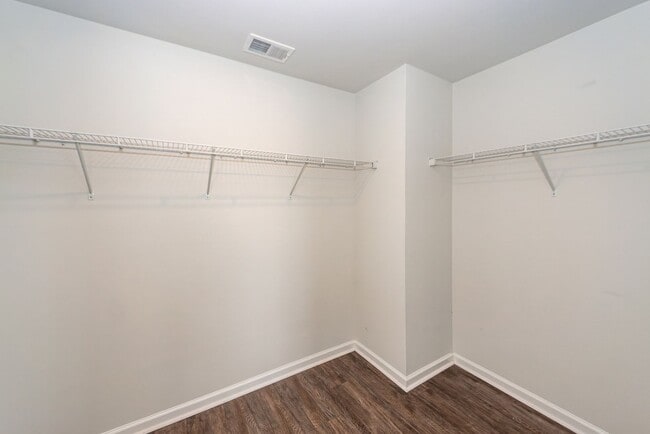 Building Photo - 4 Bedroom 2.5 Bath Home in Cane Bay Planta...