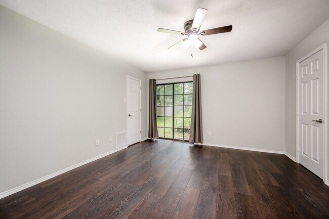 Building Photo - 3842 Waterford Way