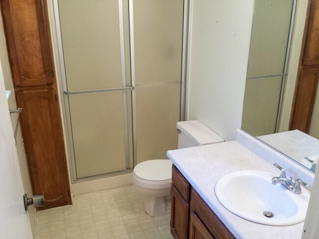 Building Photo - 3 Bedroom 2 Bath Mary Lake Home