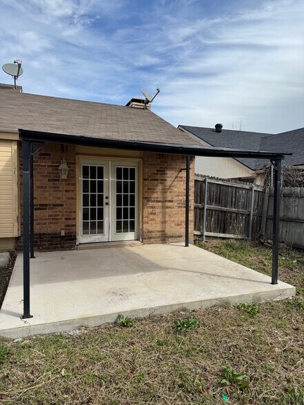 Building Photo - 503 Rosewood Ln