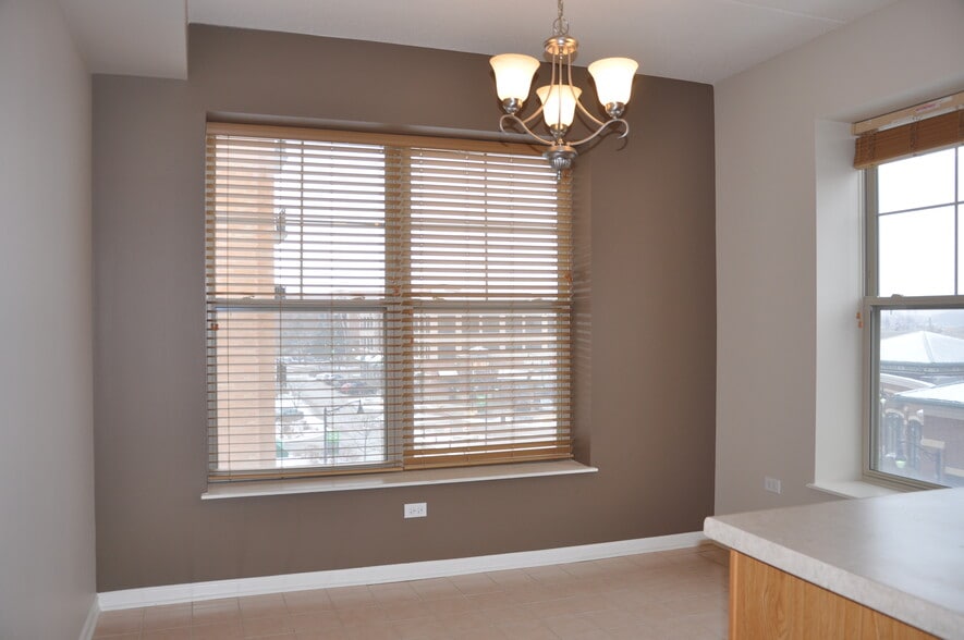 Building Photo - 656 Pearson St