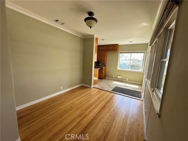 Building Photo - 4981 Lincoln Ave