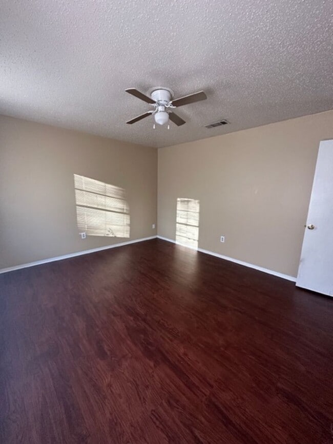 Building Photo - Remodeled 3 Bedroom Bossier Home