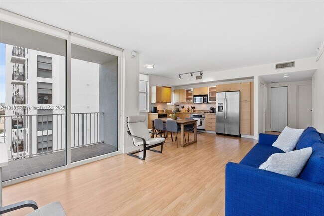 Building Photo - 3180 SW 22nd Terrace