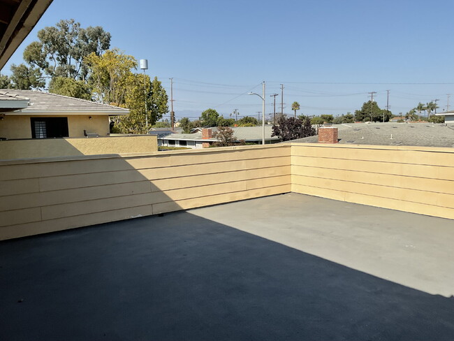 Building Photo - "Discover Coastal Living: Spacious 3-Bed, ...