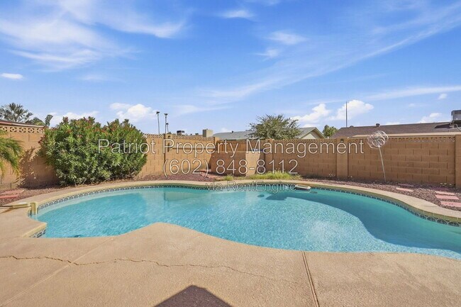 Building Photo - 1275 W Del Rio St